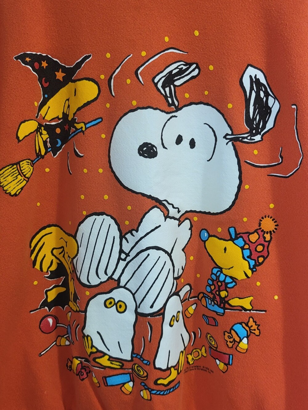 Vintage 80s Peanuts Snoopy Woodstock Halloween Sweatshirt Unisex Sz L Orange USA - Picture 3 of 16